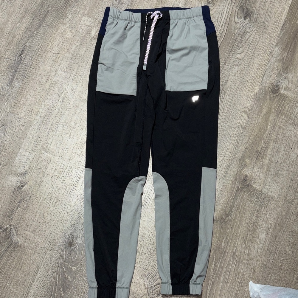 Fabletics Black and Gray Men's Joggers